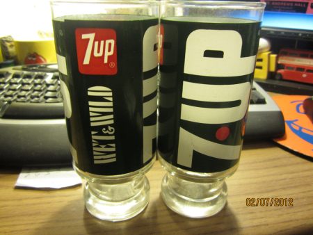 7 UP Vintage Set Of 2 Glasses Hot on Sale